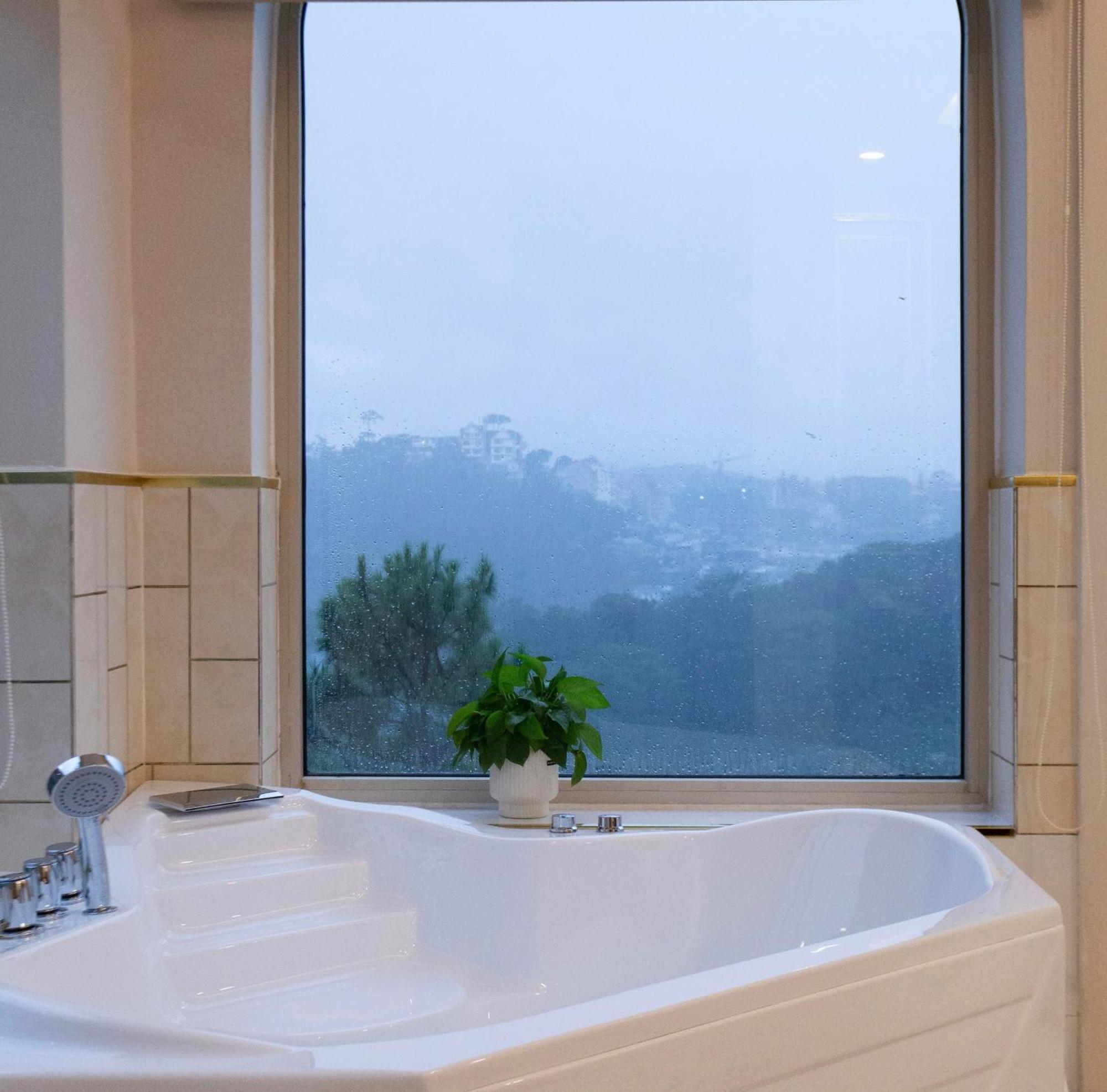 Hotel KháCh SạN Sunrise Dà LạT Da Lat Zewnętrze zdjęcie